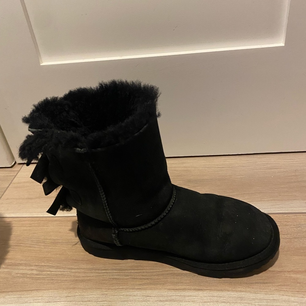 Black Bailey Bow Uggs